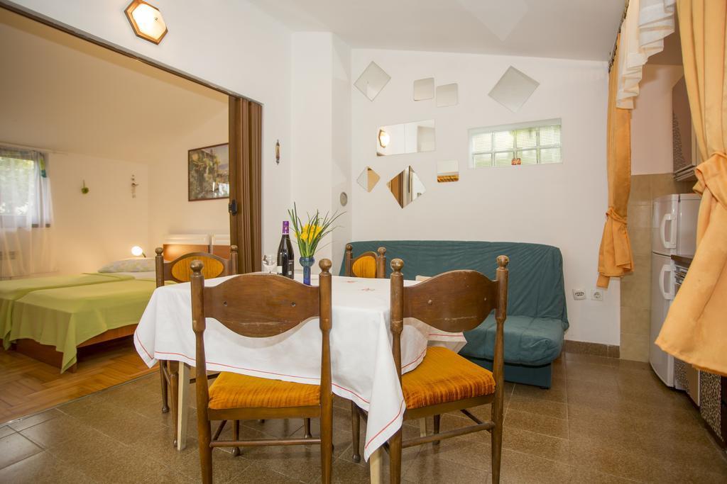 Apartments Pula 1618 מראה חיצוני תמונה