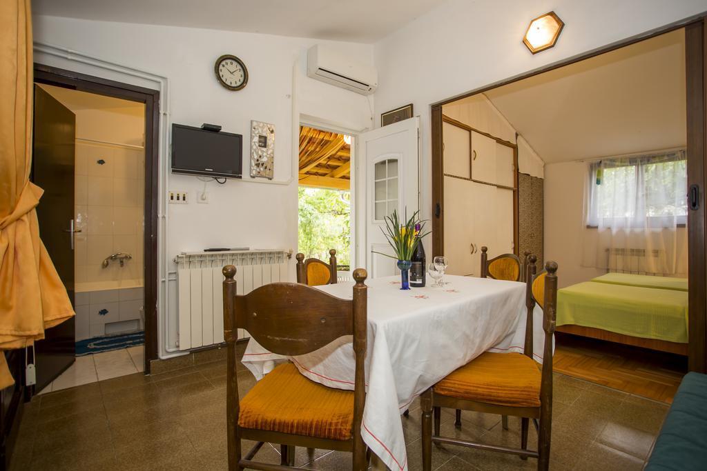 Apartments Pula 1618 מראה חיצוני תמונה