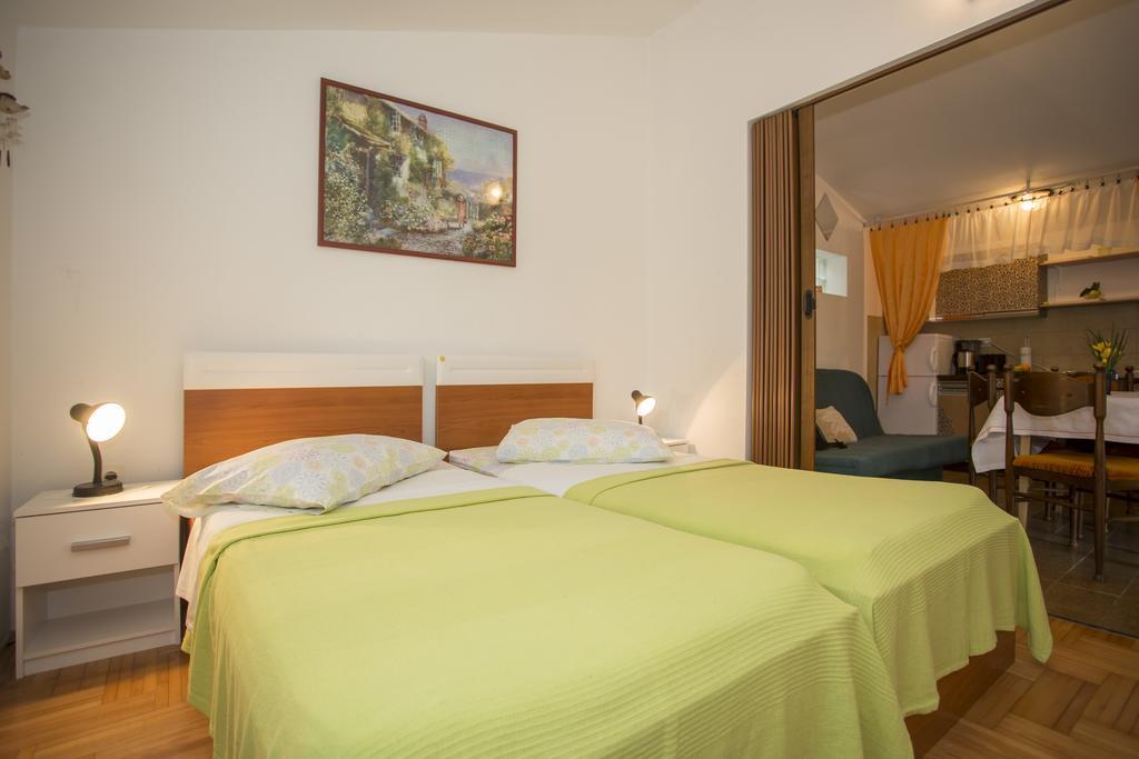 Apartments Pula 1618 מראה חיצוני תמונה